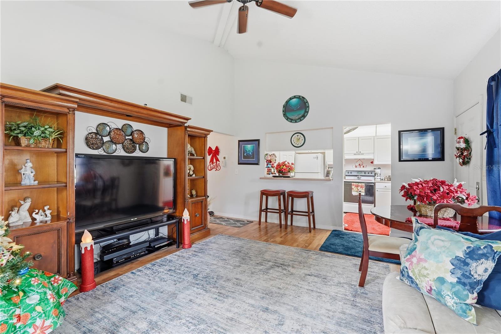 Image 5 of 25 For 1851 Bough Avenue A