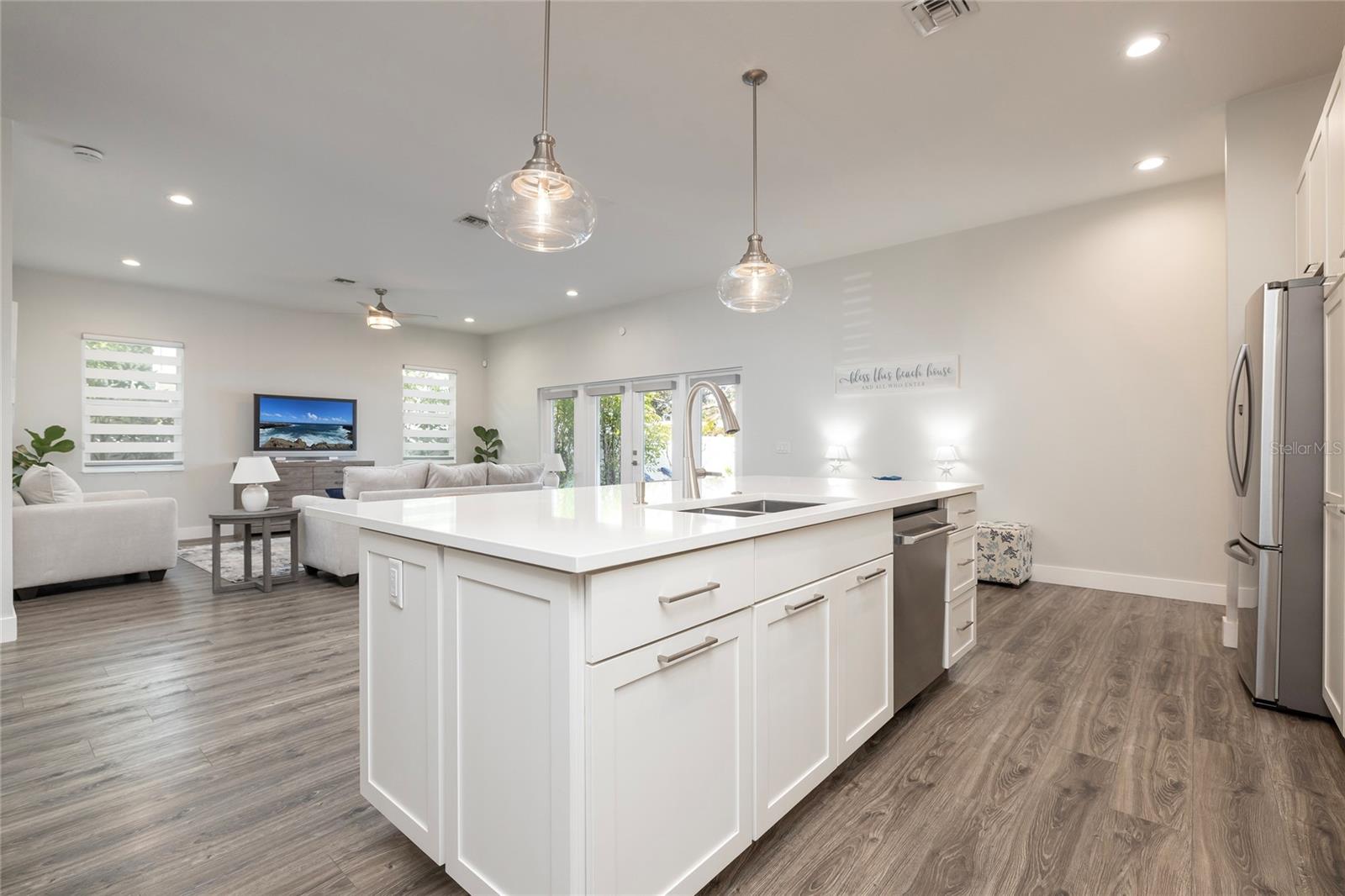 Image 11 of 60 For 416 Indiana Avenue