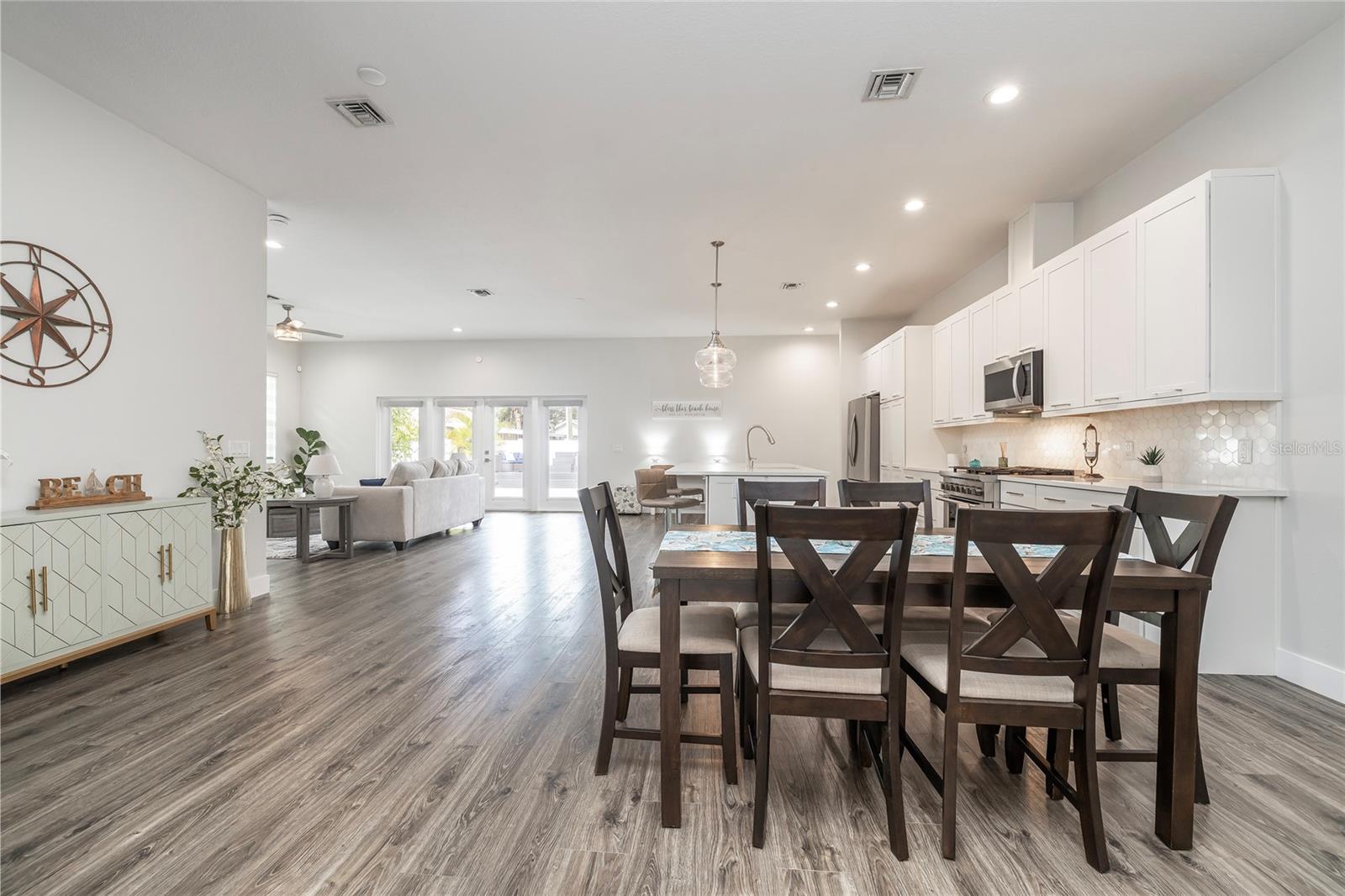 Image 12 of 60 For 416 Indiana Avenue