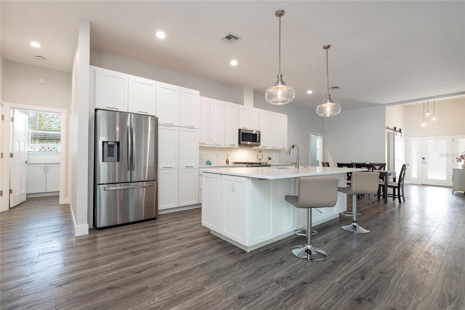 Image 7 of 60 For 416 Indiana Avenue