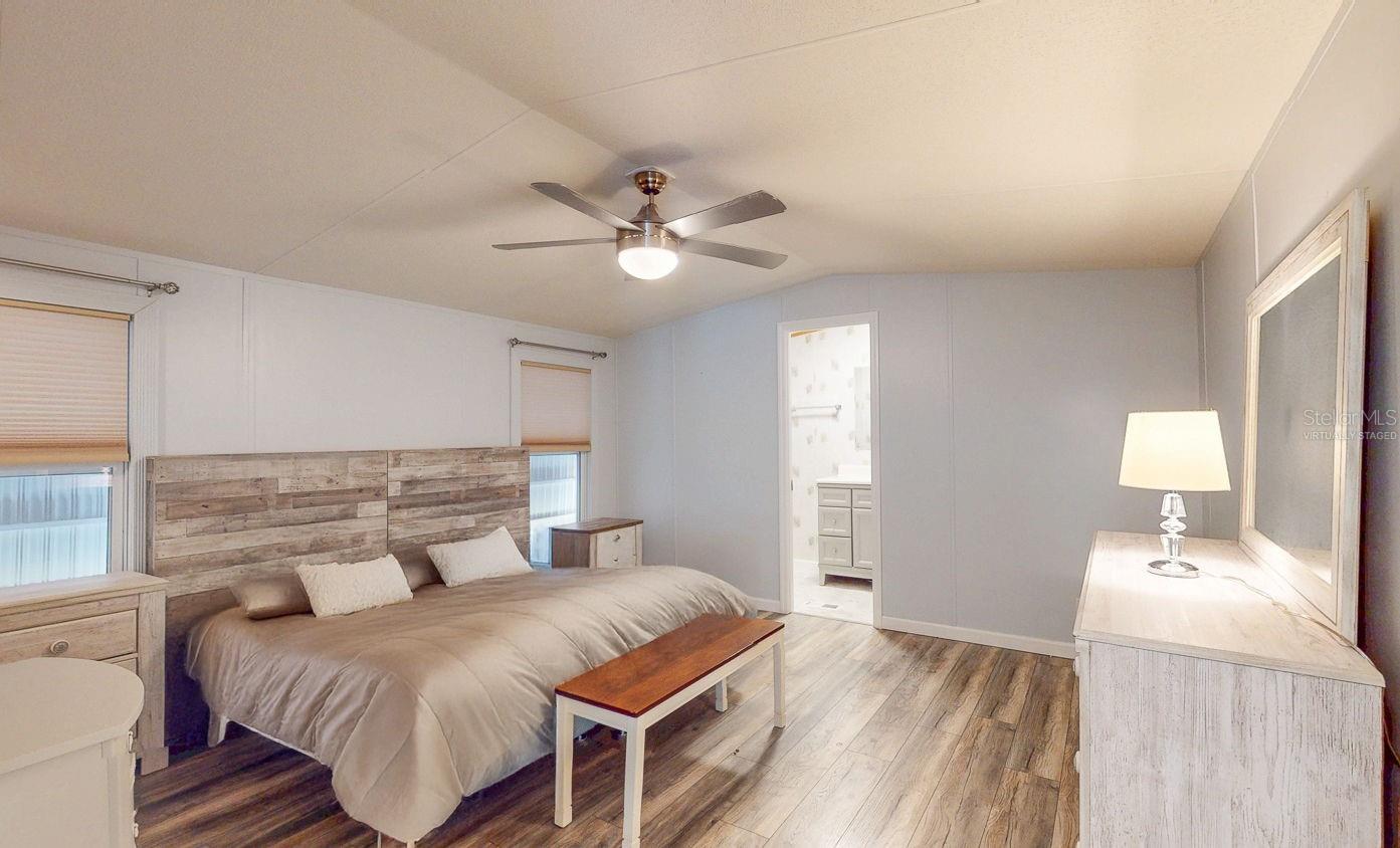 Image 17 of 53 For 10728 Poplar Street Ne 72