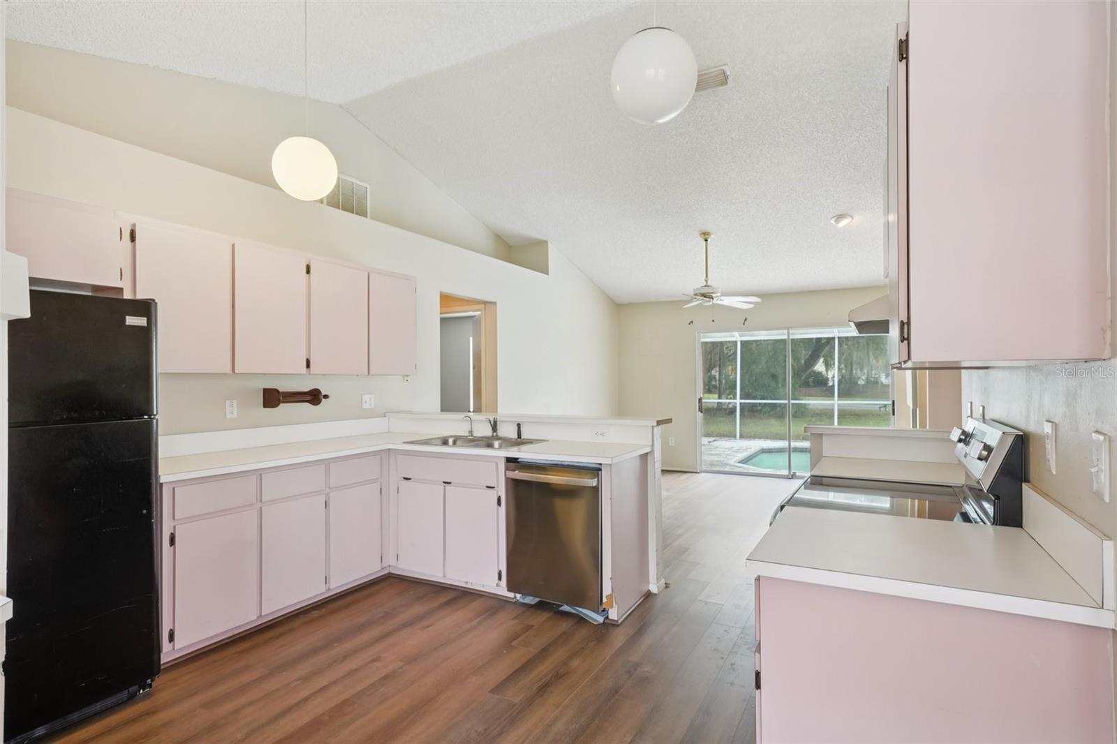 Image 14 of 33 For 3404 Silverstone Court E