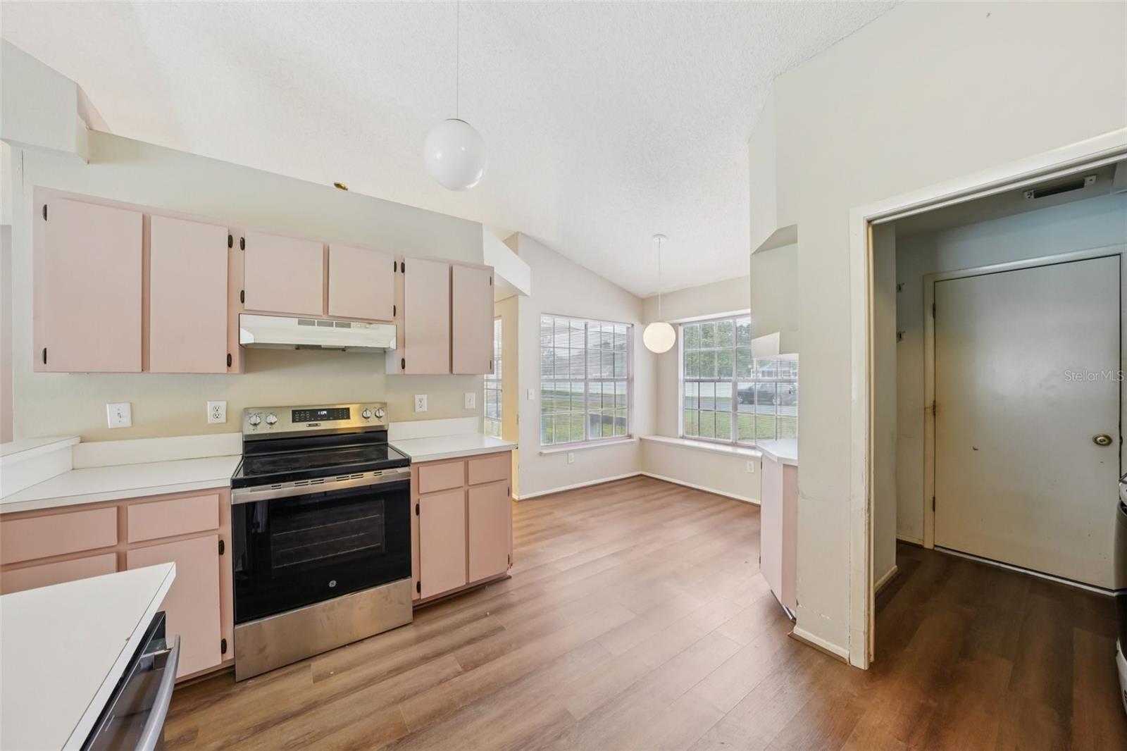 Image 16 of 33 For 3404 Silverstone Court E