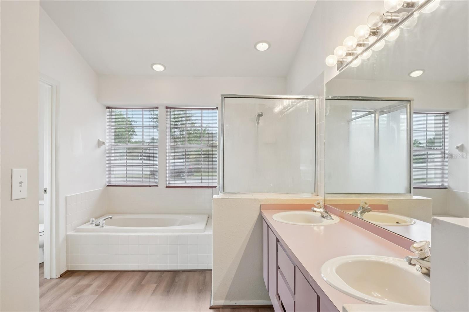 Image 20 of 33 For 3404 Silverstone Court E