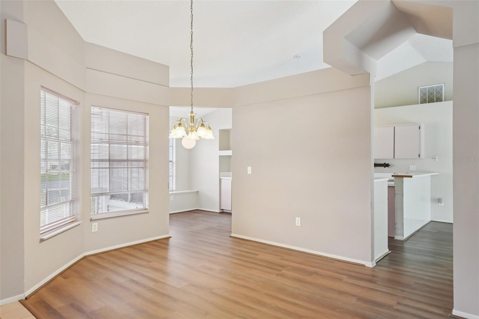 Image 4 of 33 For 3404 Silverstone Court E