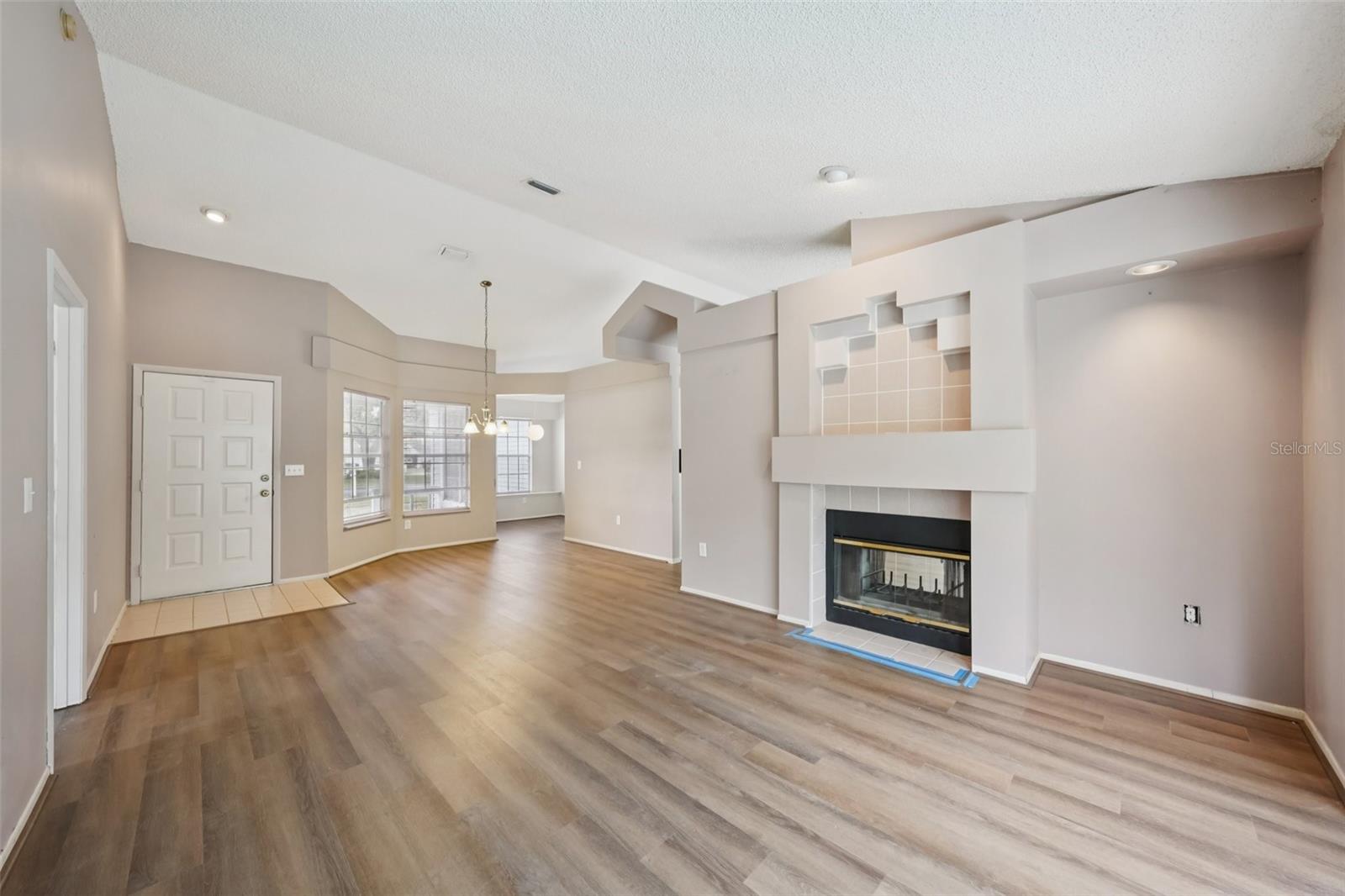 Image 6 of 33 For 3404 Silverstone Court E