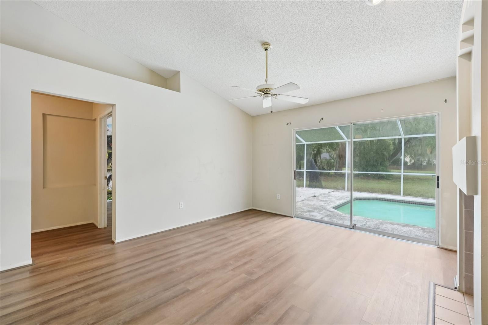 Image 7 of 33 For 3404 Silverstone Court E