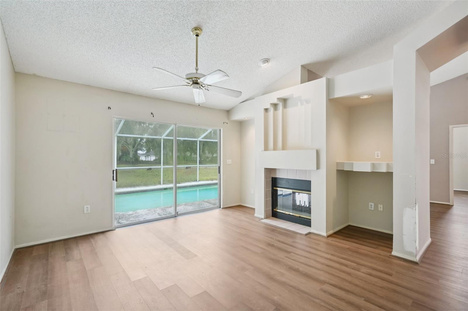 Image 9 of 33 For 3404 Silverstone Court E