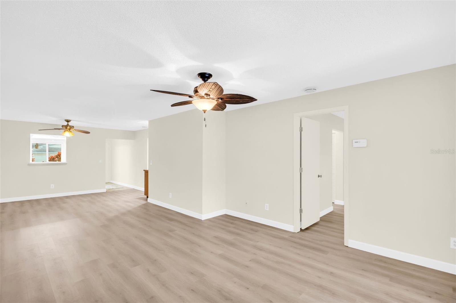 Image 18 of 52 For 899 Cleland Court A