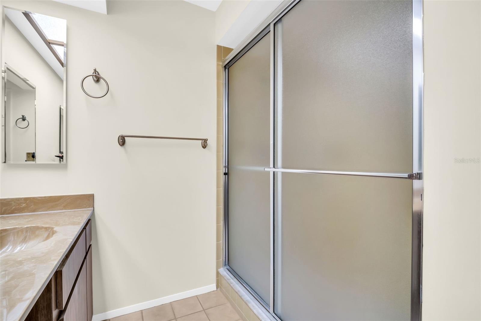 Image 27 of 52 For 899 Cleland Court A