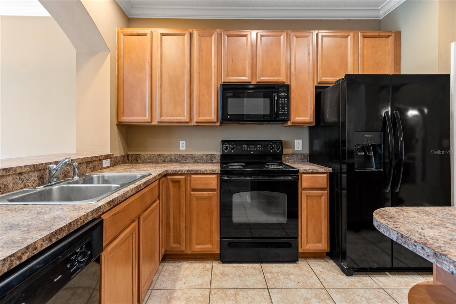 Image 14 of 41 For 2052 Park Crescent Drive