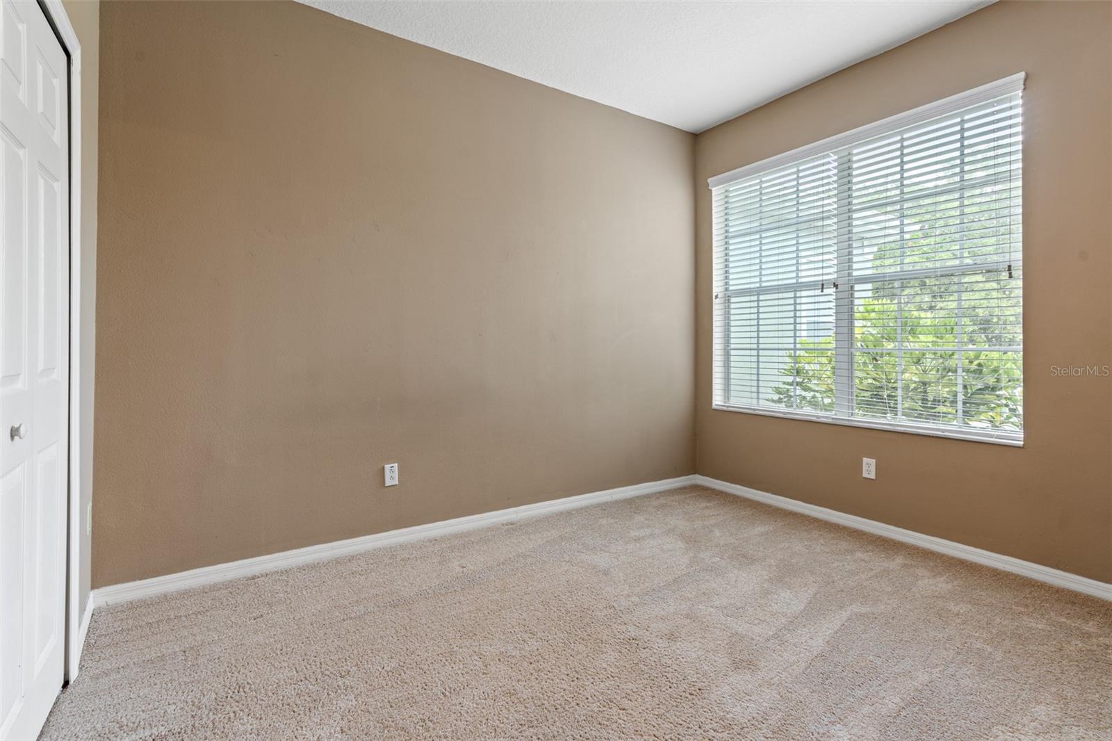 Image 26 of 41 For 2052 Park Crescent Drive