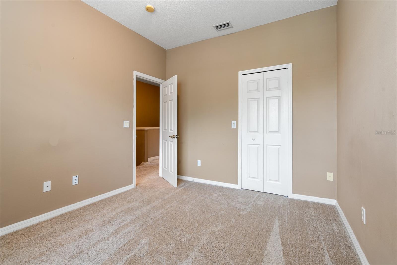 Image 27 of 41 For 2052 Park Crescent Drive