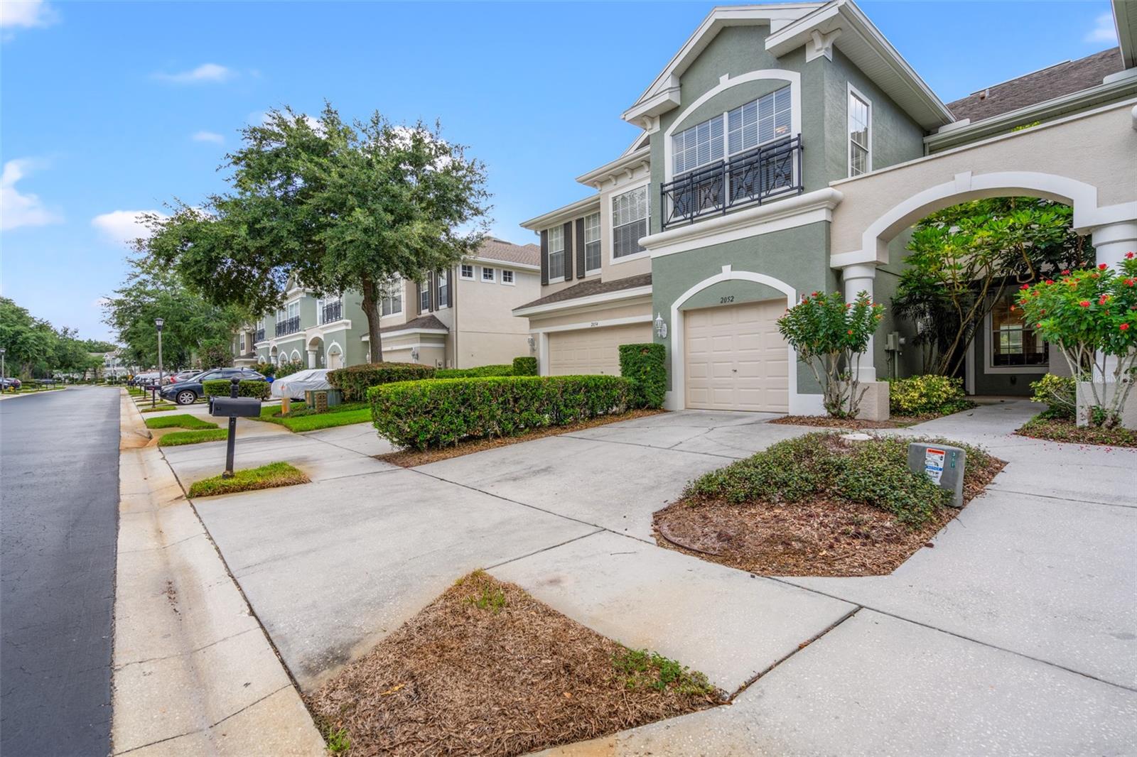 Image 8 of 41 For 2052 Park Crescent Drive