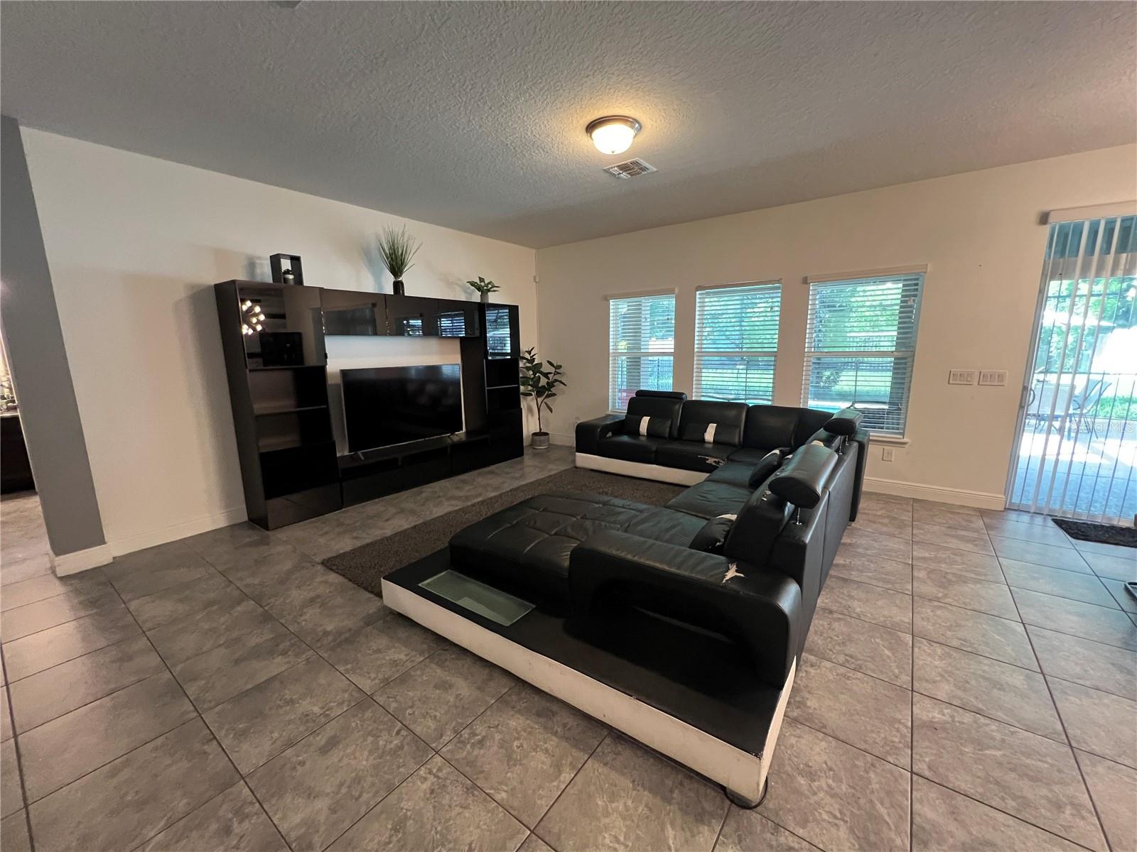 Image 5 of 38 For 5240 Landmark Drive