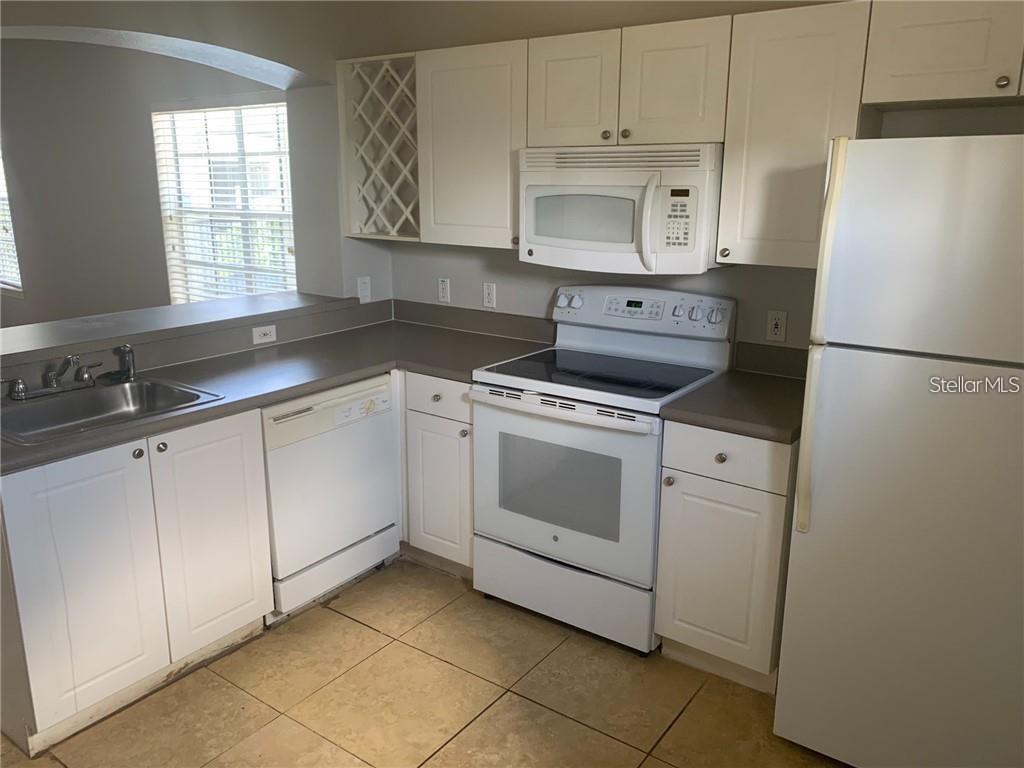 Image 11 of 18 For 14901 Arbor Springs Circle 314