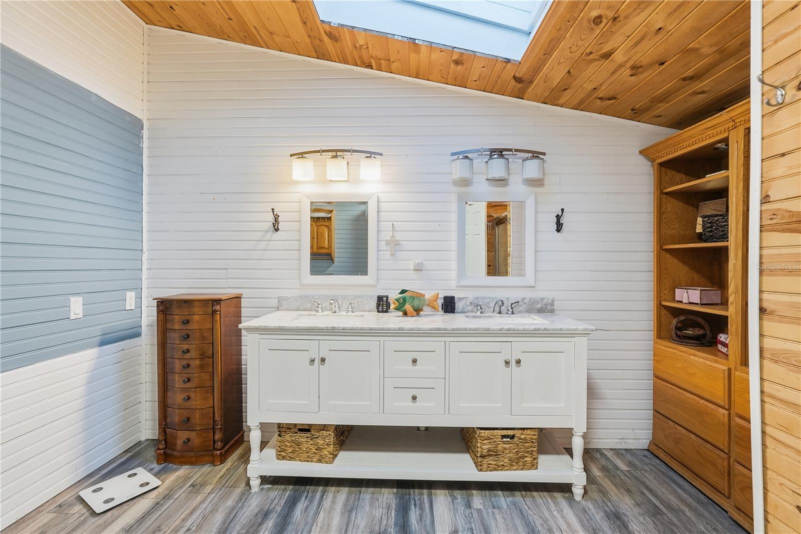 Image 18 of 34 For 1205 Calvary Road