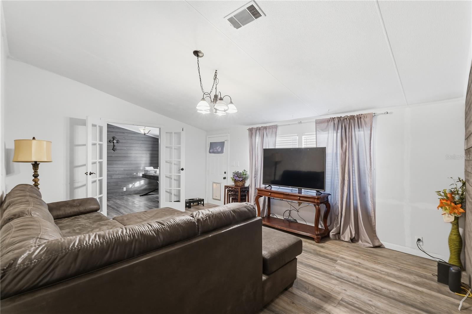 Image 5 of 34 For 1205 Calvary Road