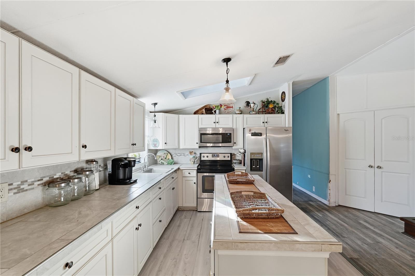 Image 8 of 34 For 1205 Calvary Road