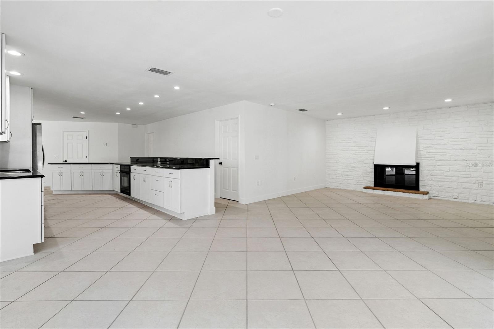 Image 16 of 53 For 1106 Hummingbird Lane