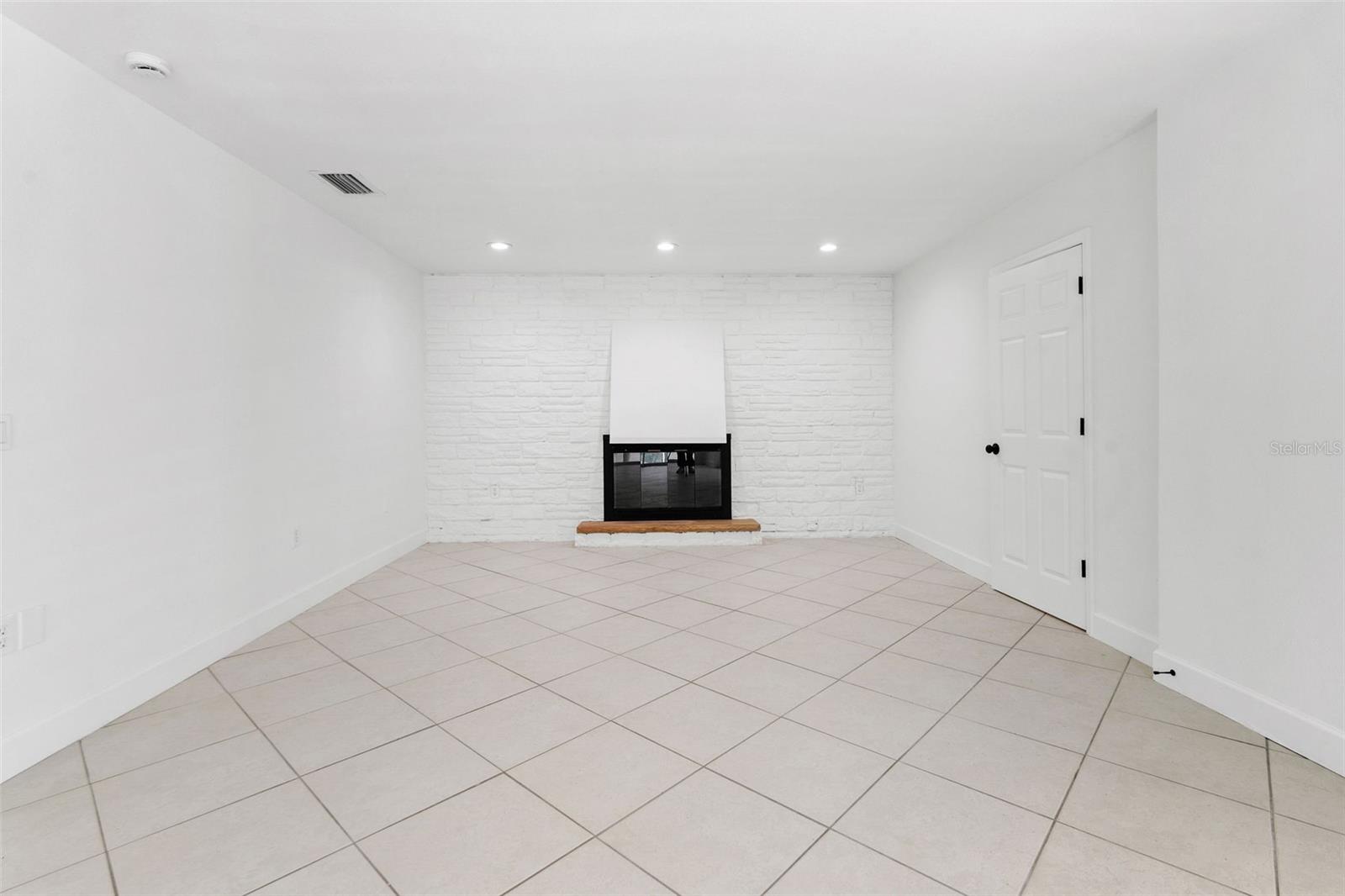 Image 18 of 53 For 1106 Hummingbird Lane