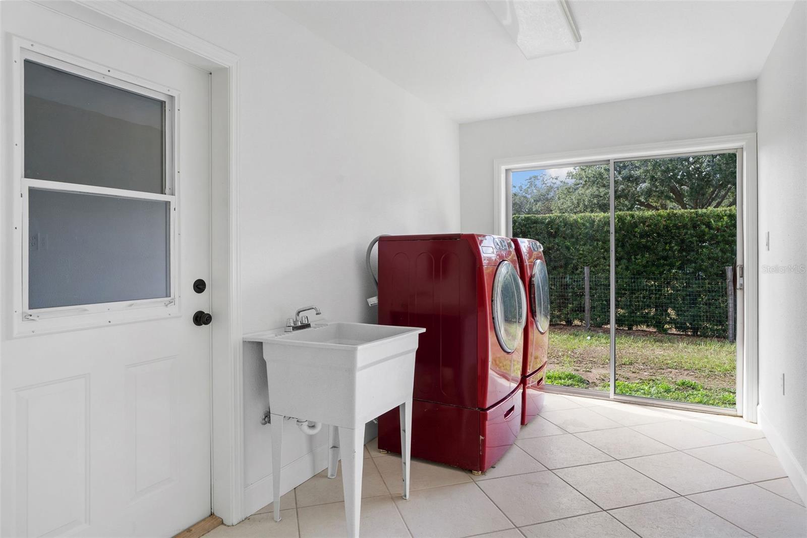 Image 36 of 53 For 1106 Hummingbird Lane