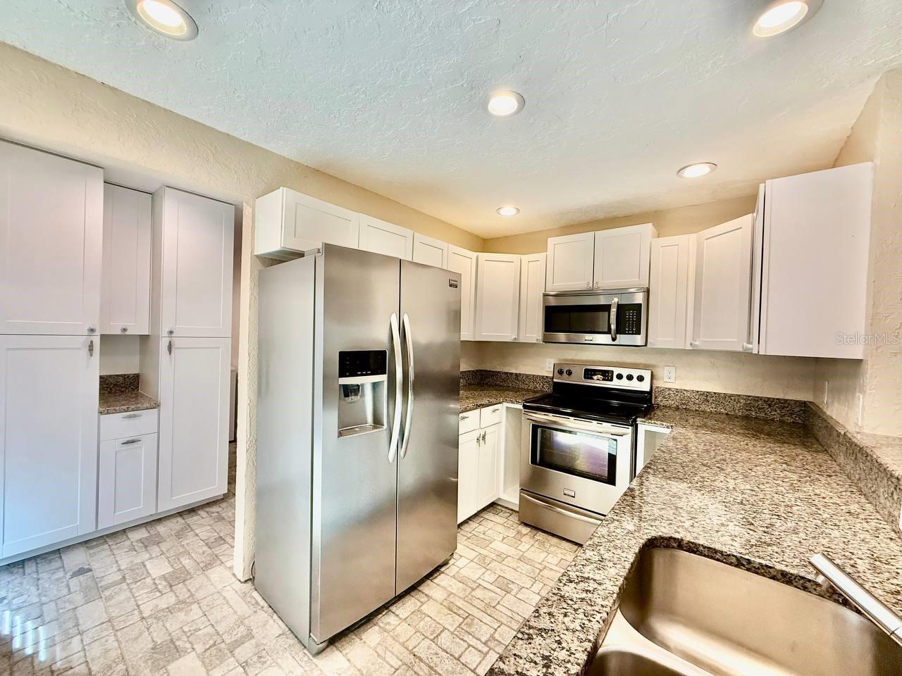 Image 14 of 34 For 23331 Club Villas Drive