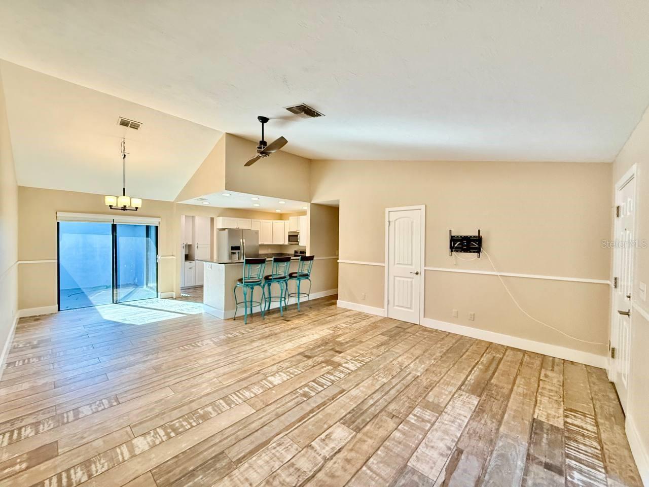 Image 4 of 34 For 23331 Club Villas Drive