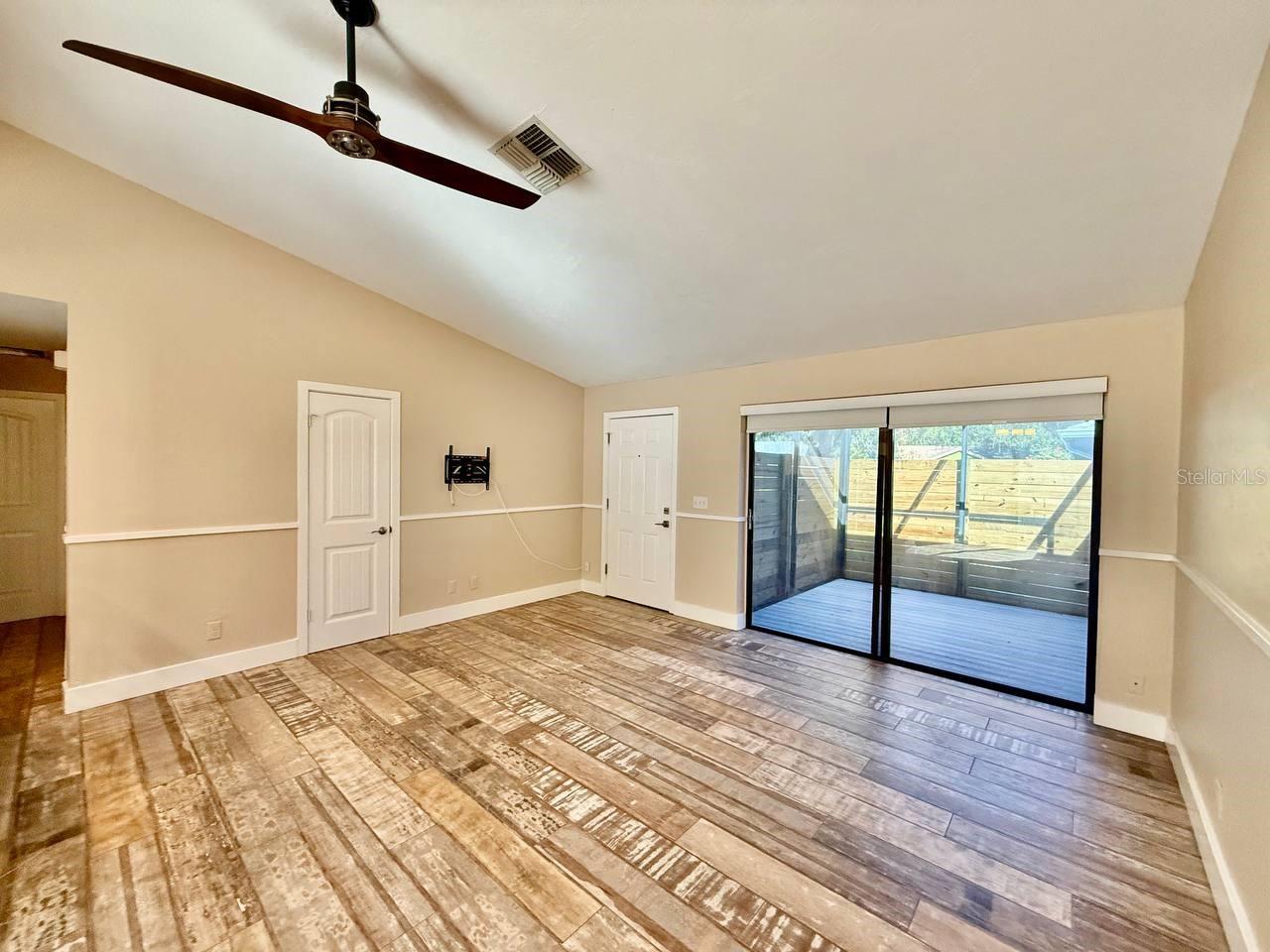 Image 5 of 34 For 23331 Club Villas Drive