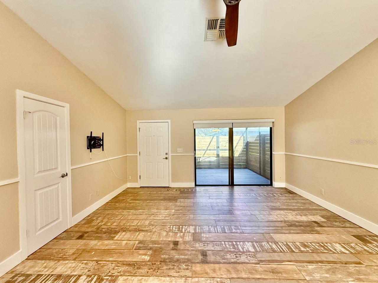 Image 6 of 34 For 23331 Club Villas Drive