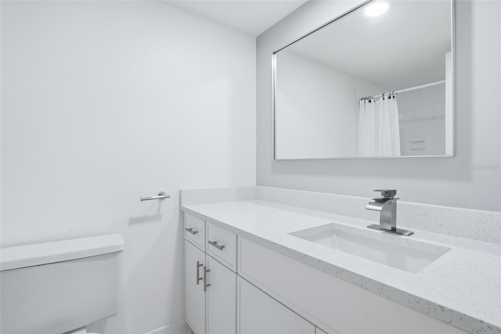 Image 18 of 29 For 5095 Bay Street Ne 210