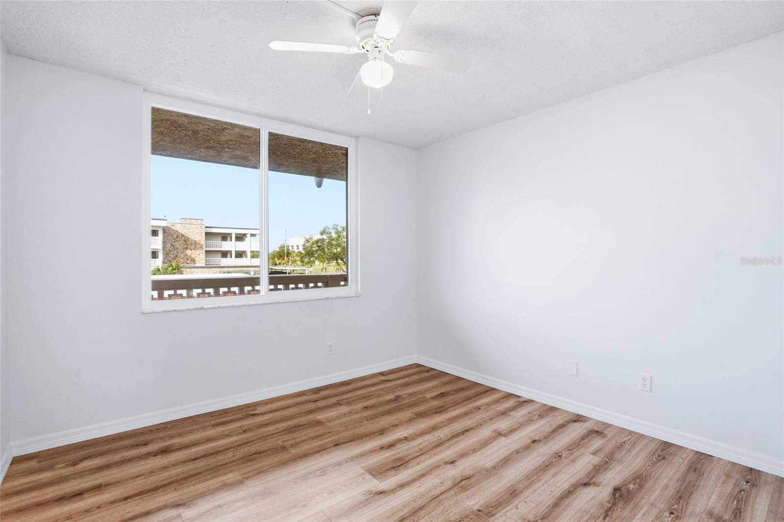 Image 20 of 29 For 5095 Bay Street Ne 210