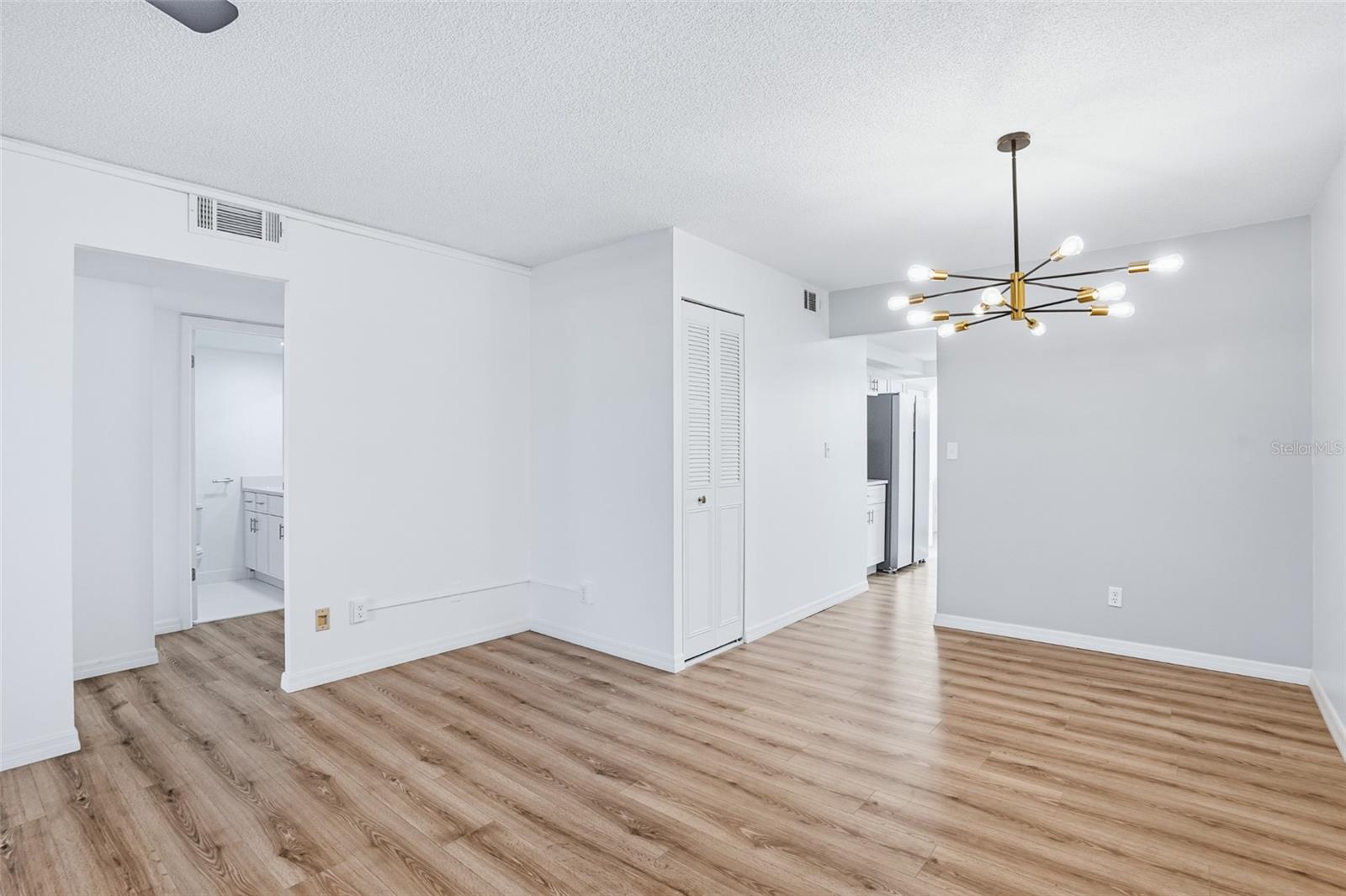 Image 6 of 29 For 5095 Bay Street Ne 210