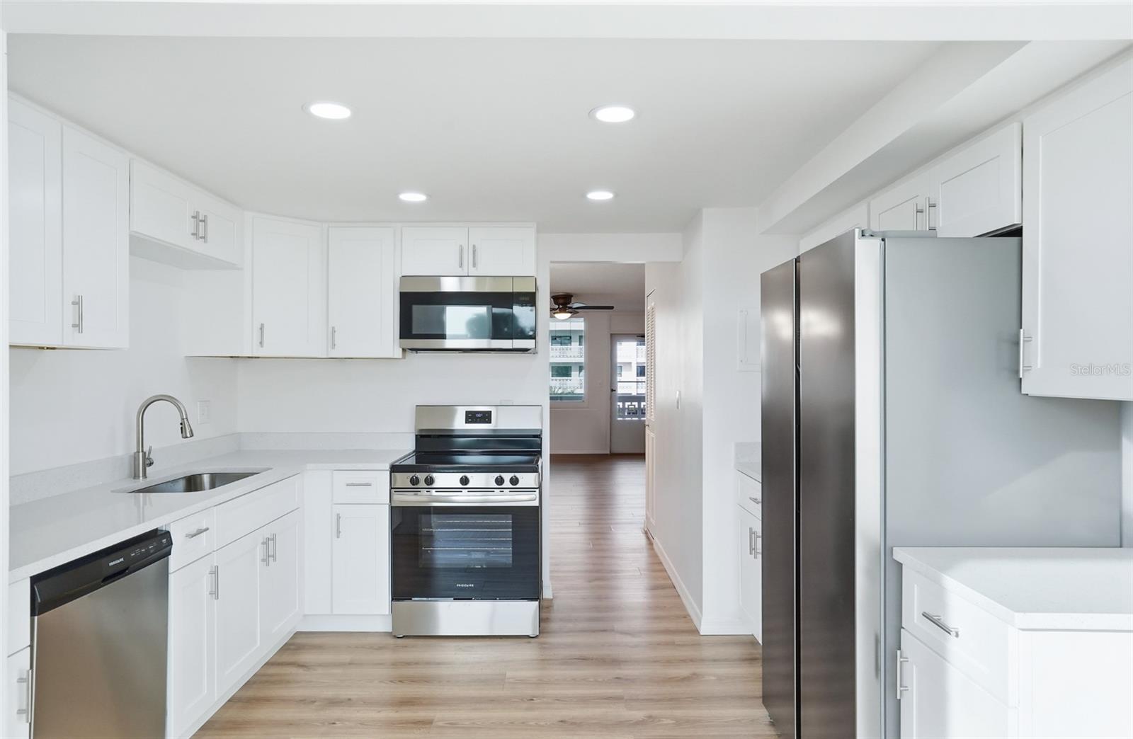 Image 9 of 29 For 5095 Bay Street Ne 210