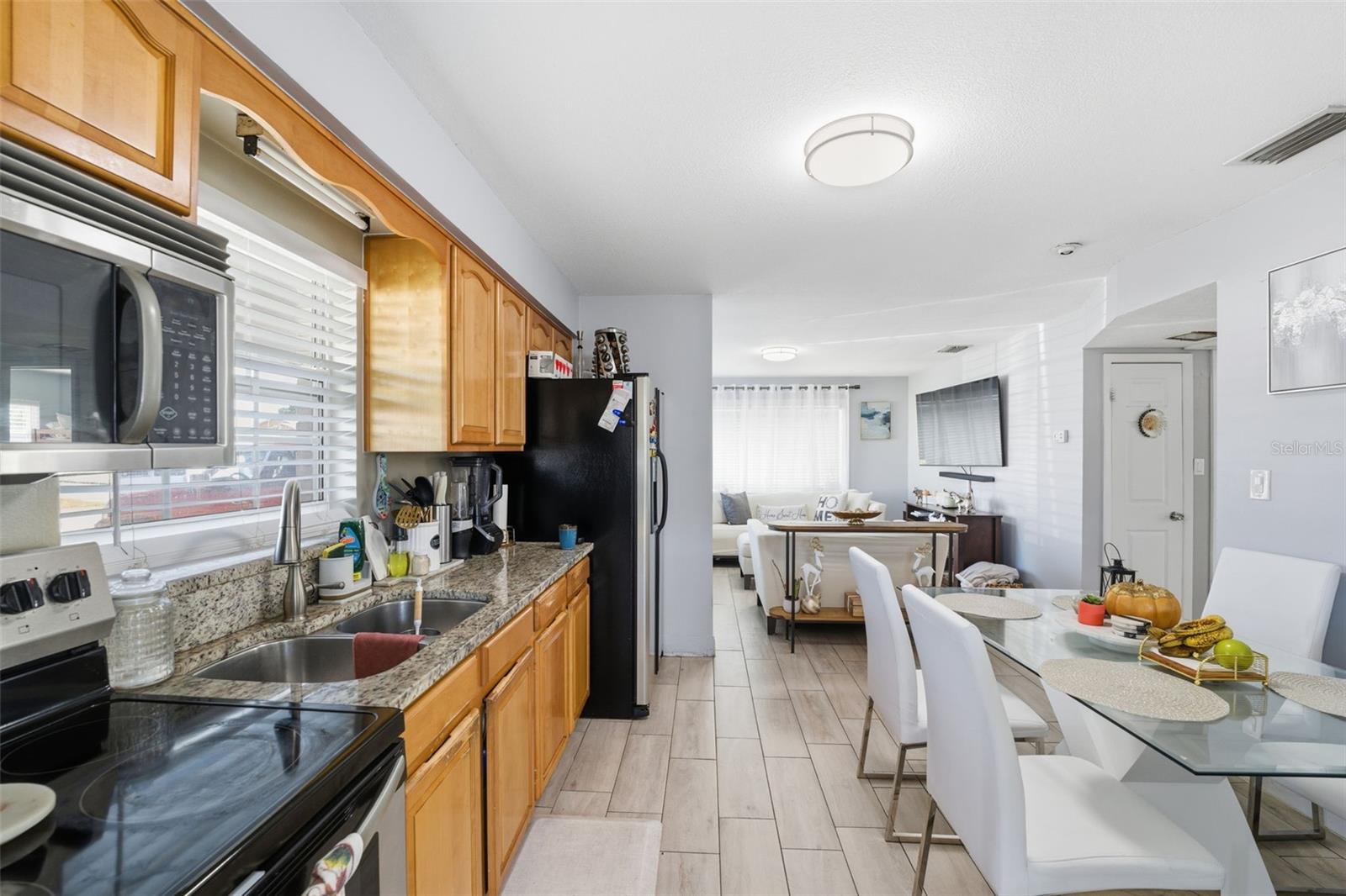 Image 11 of 26 For 3310 Beach Street