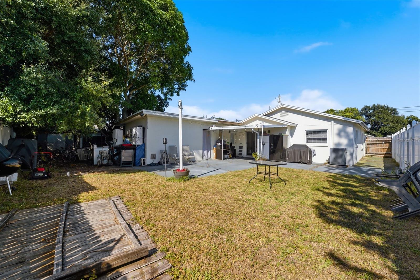 Image 23 of 26 For 3310 Beach Street