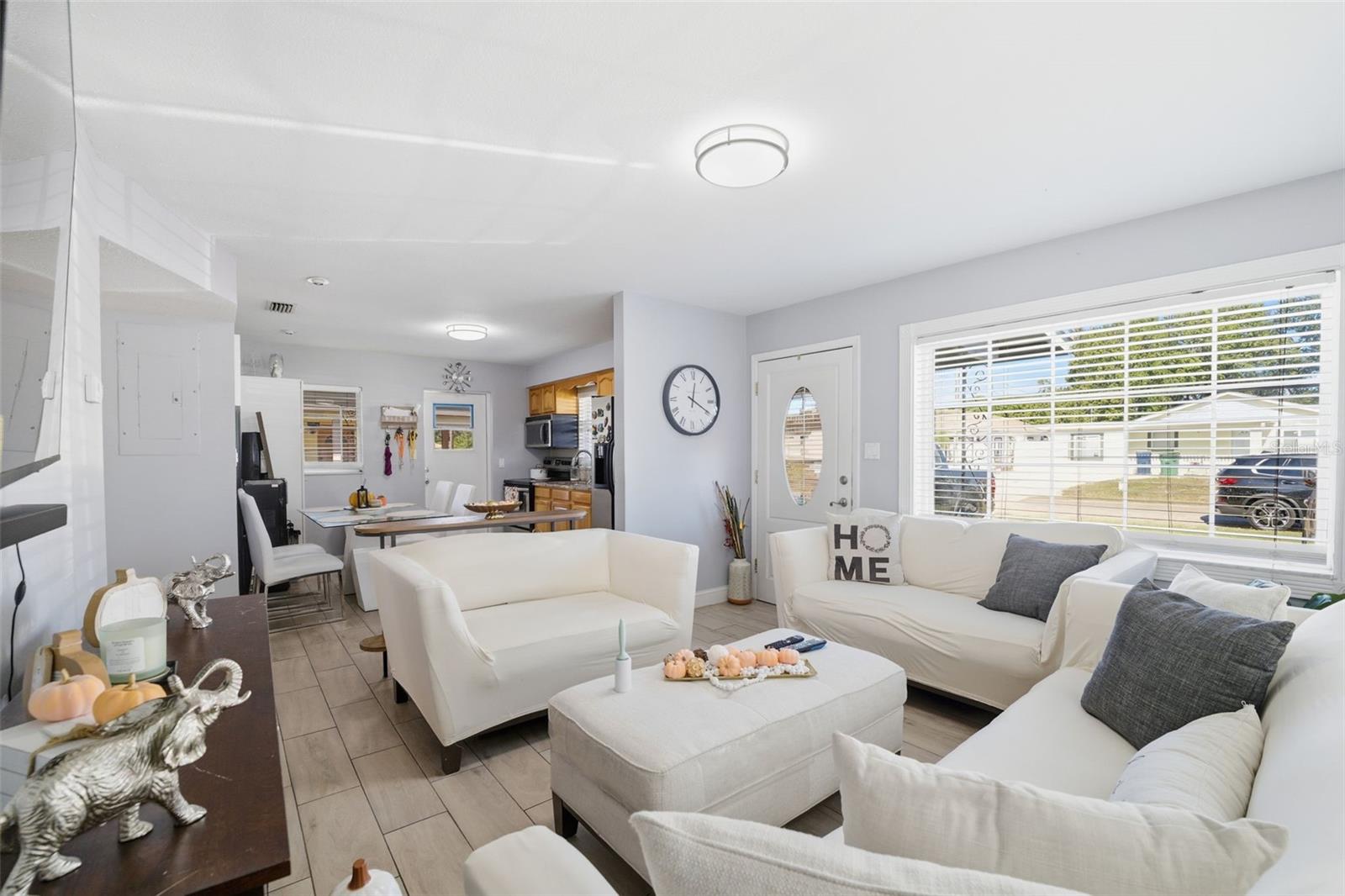 Image 5 of 26 For 3310 Beach Street