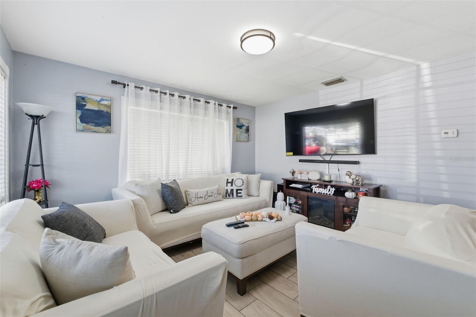 Image 7 of 26 For 3310 Beach Street