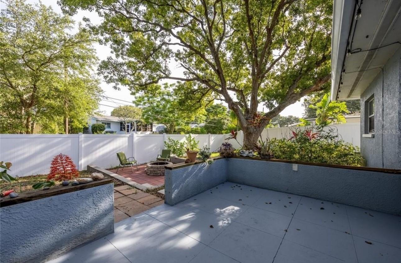 Image 4 of 10 For 10980 104th Avenue