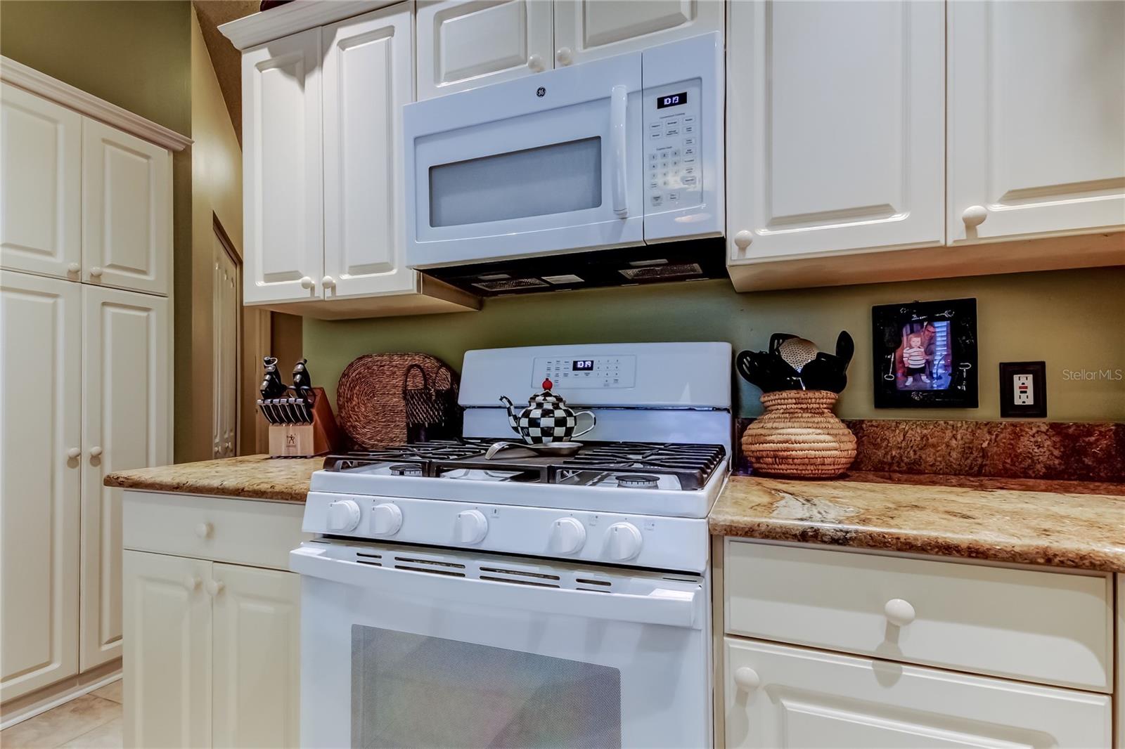 Listing photo id 13 for 12110 Glencliff Circle