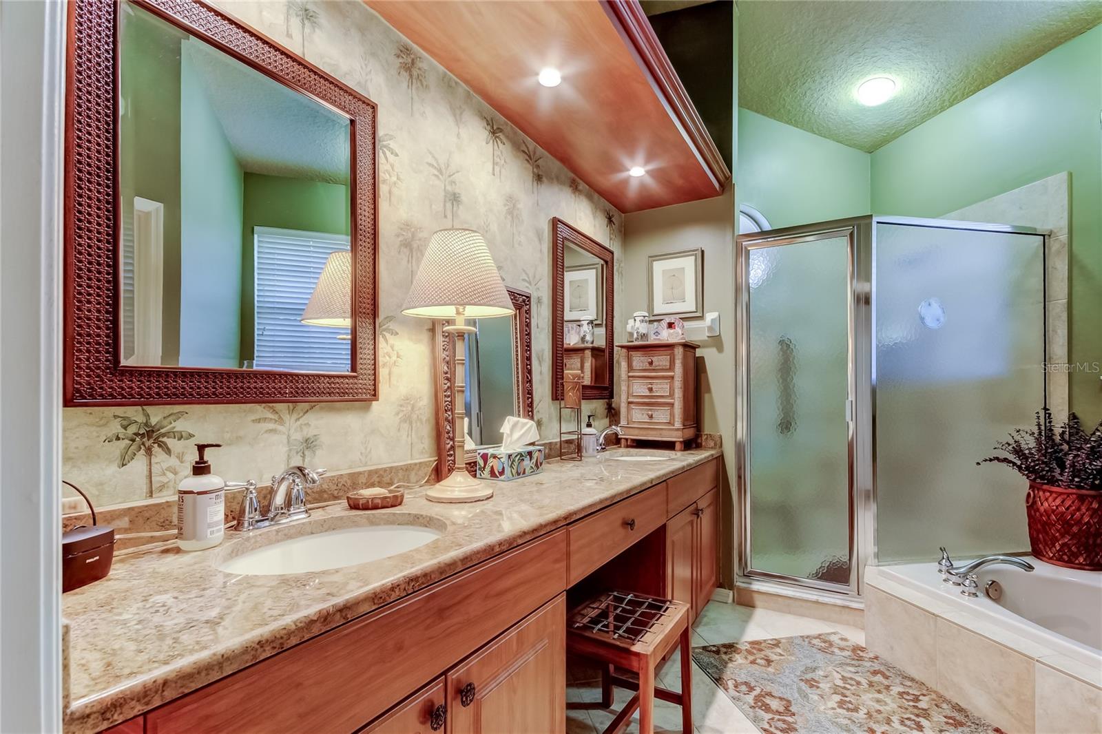 Listing photo id 21 for 12110 Glencliff Circle