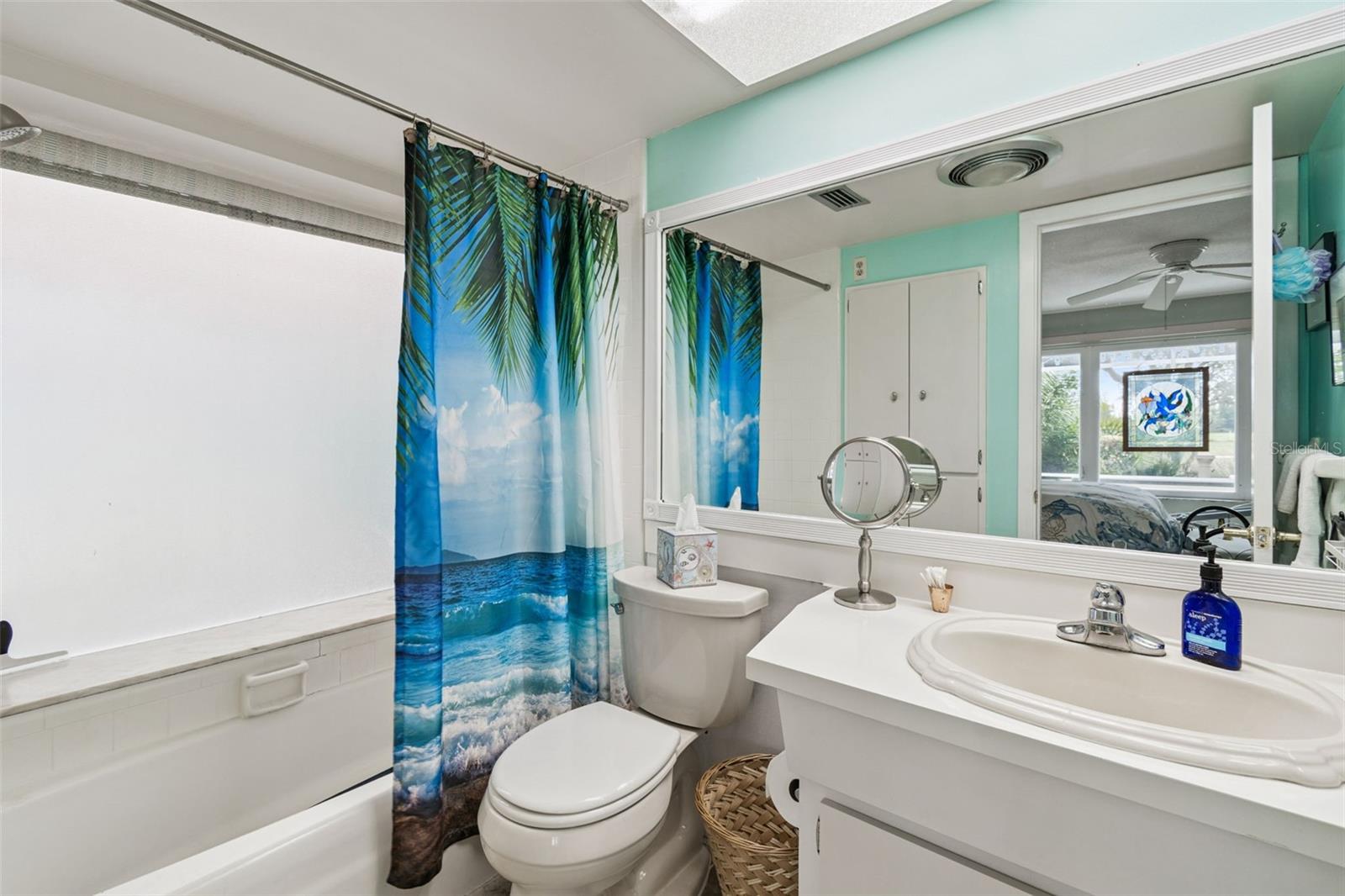 Image 19 of 41 For 9026 Golden Horseshoe Drive