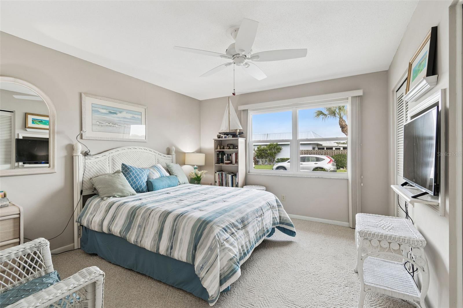 Image 20 of 41 For 9026 Golden Horseshoe Drive