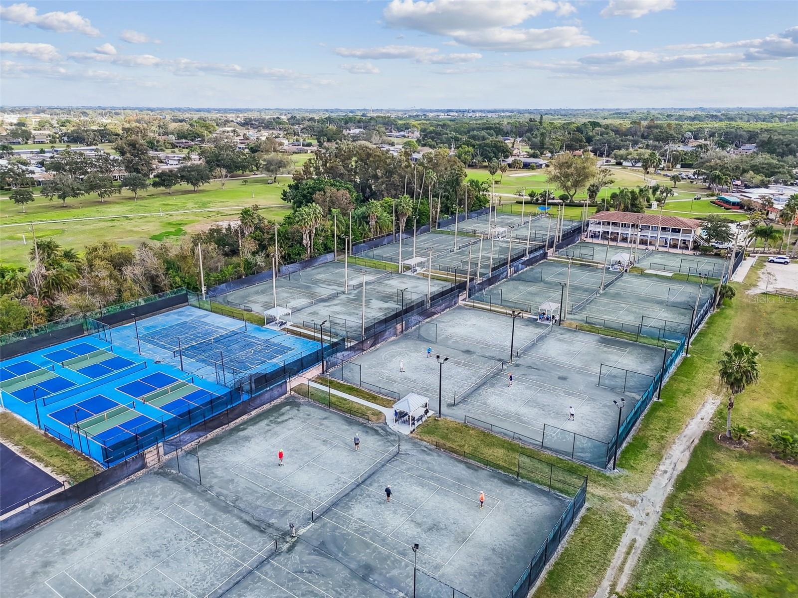 Image 38 of 41 For 9026 Golden Horseshoe Drive