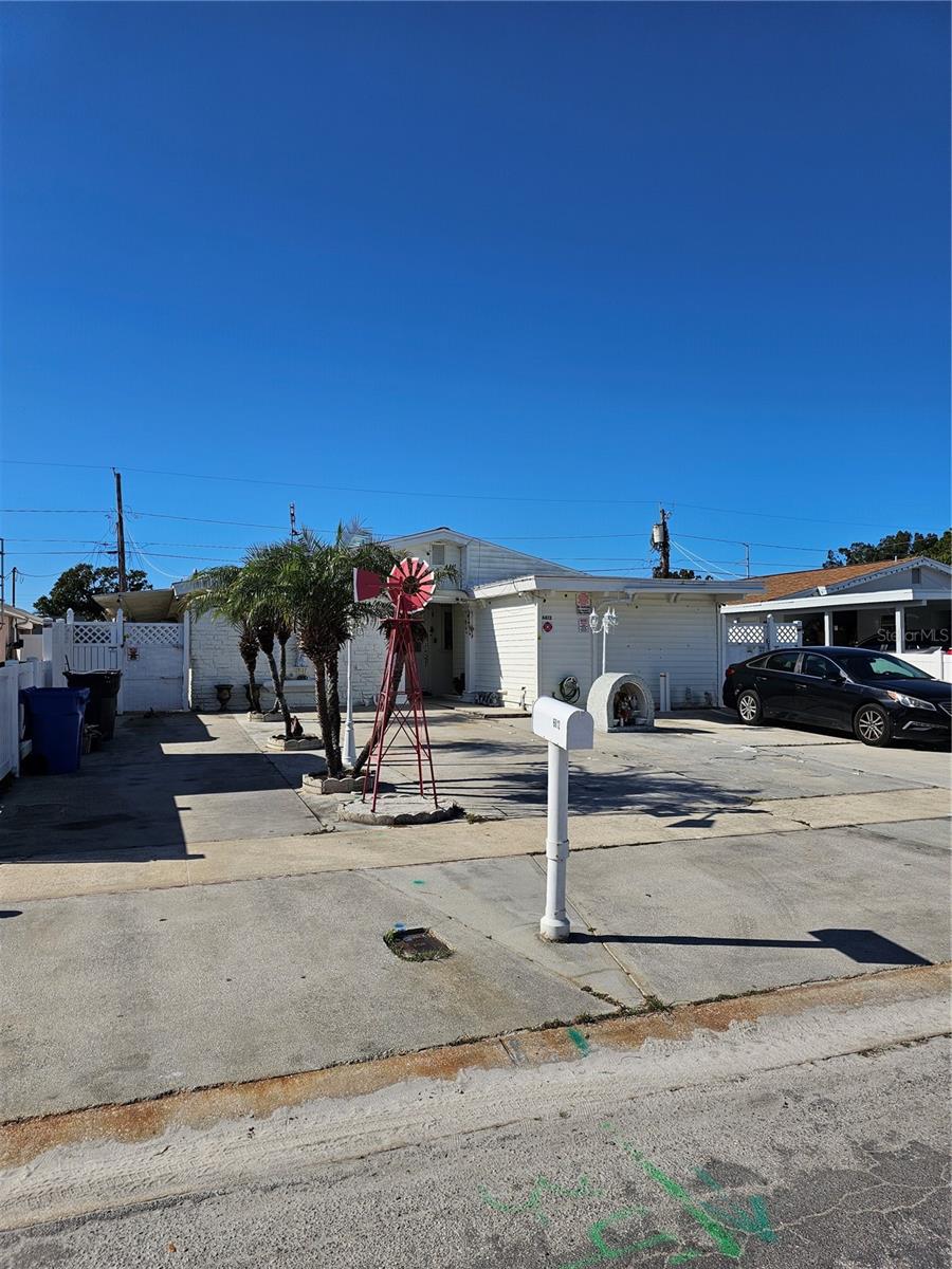 Listing Details for 6812 Thatcher Avenue, TAMPA, FL 33614