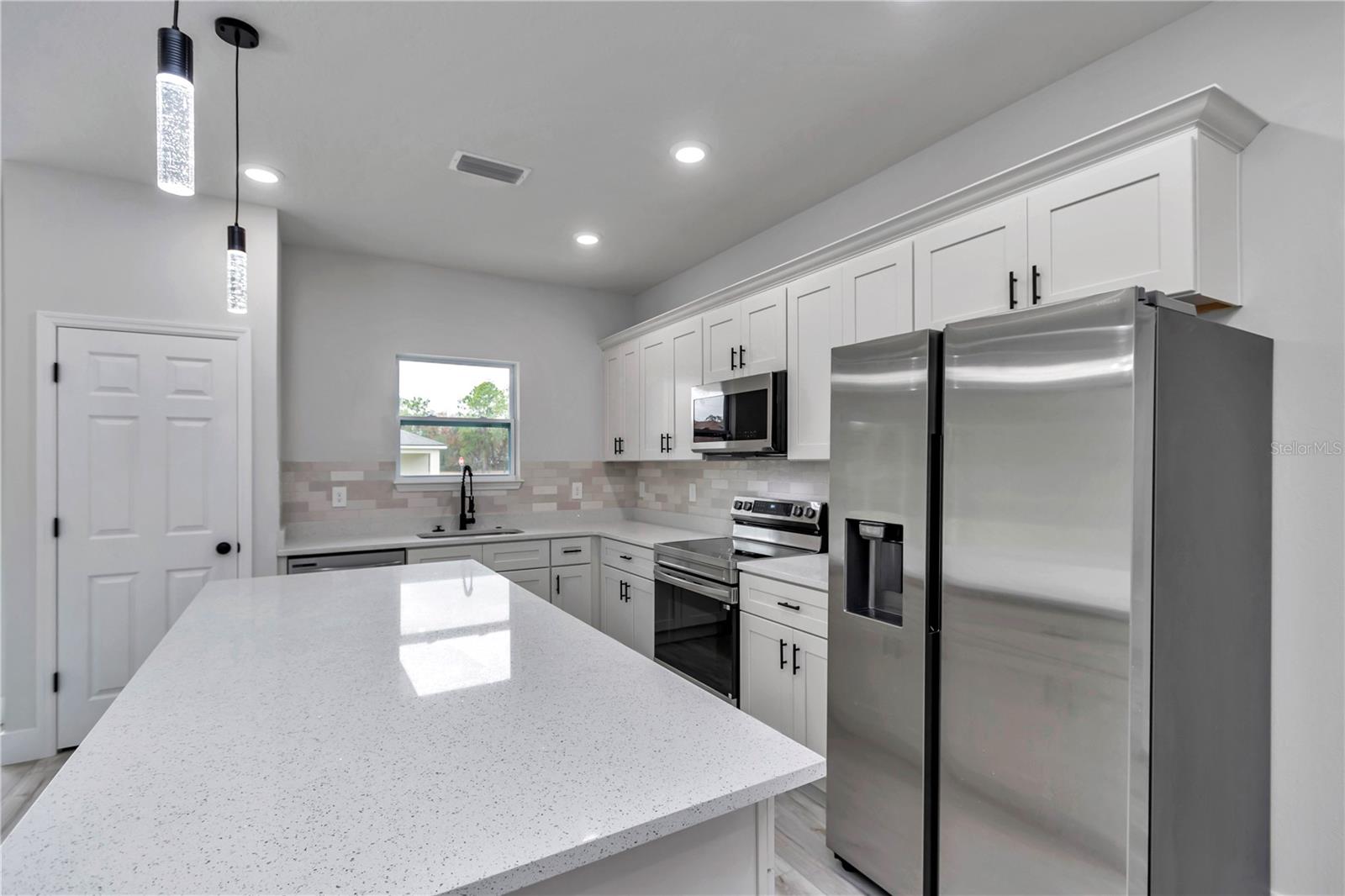 Image 17 of 38 For 7182 Outrigger Terrace