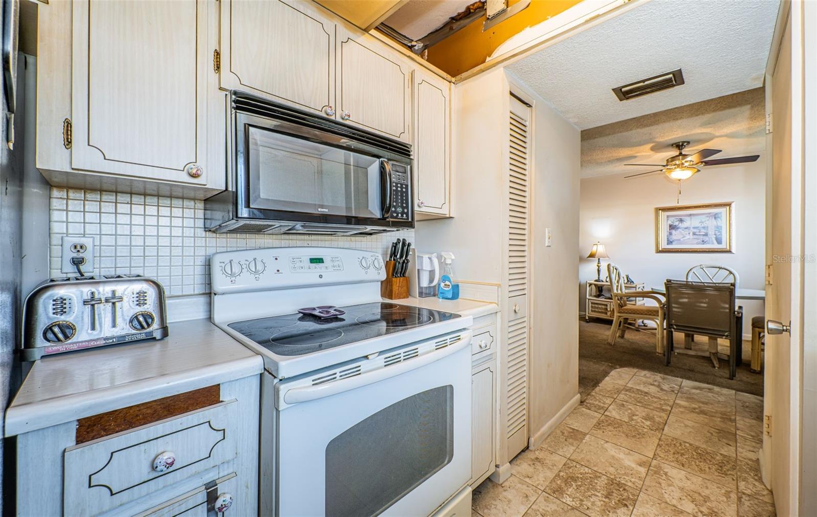 Image 14 of 31 For 2001 Greenbriar Boulevard 7