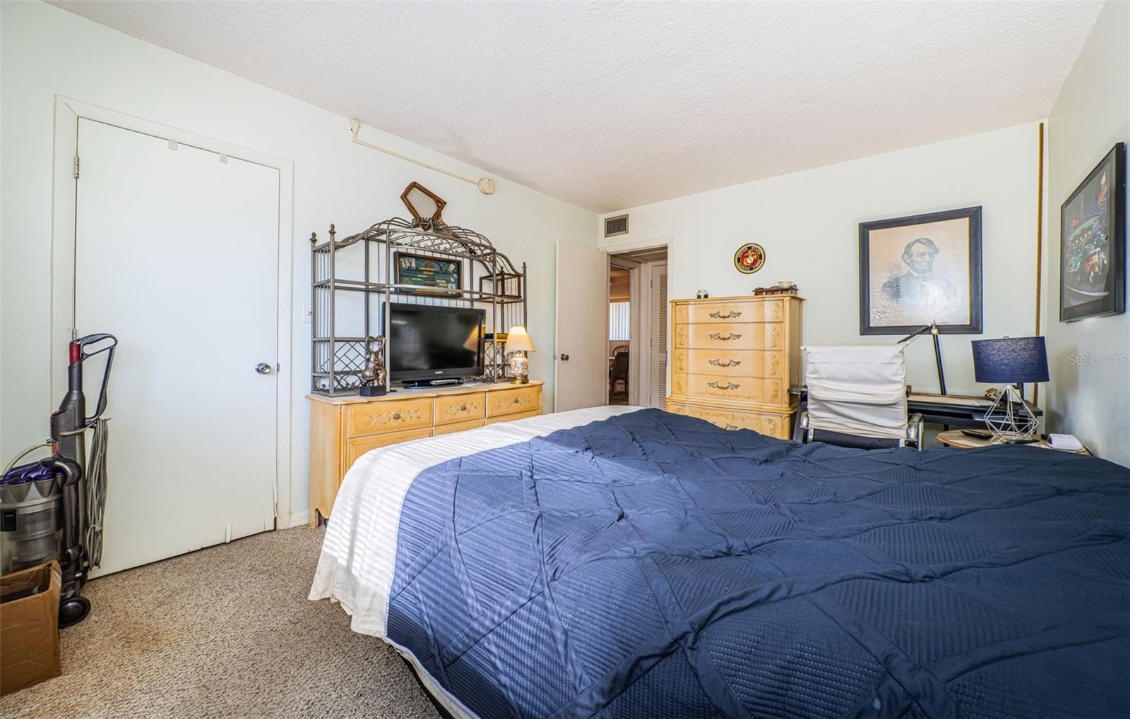 Image 17 of 31 For 2001 Greenbriar Boulevard 7