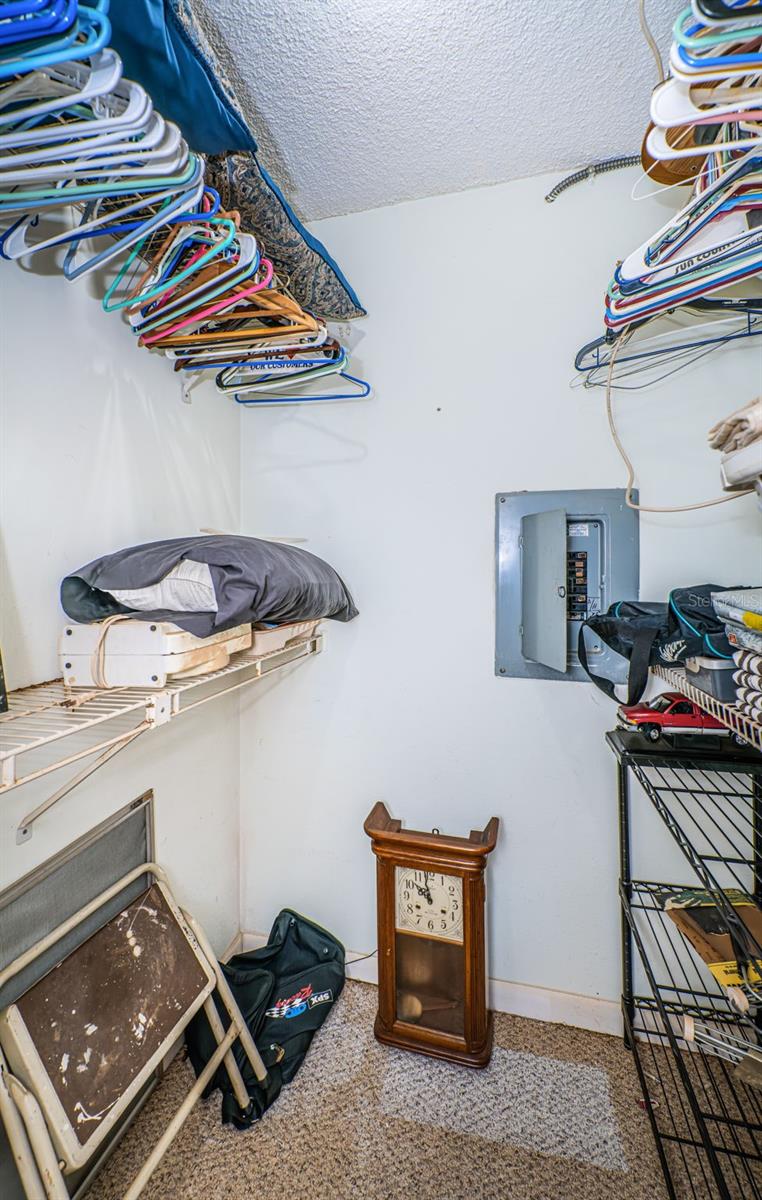 Image 18 of 31 For 2001 Greenbriar Boulevard 7