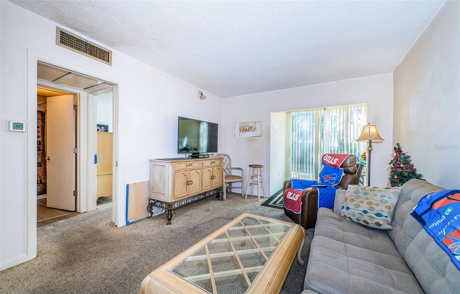 Image 6 of 31 For 2001 Greenbriar Boulevard 7